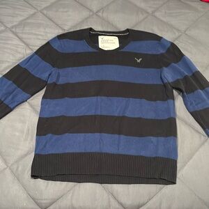 American Eagle V-neck sweater